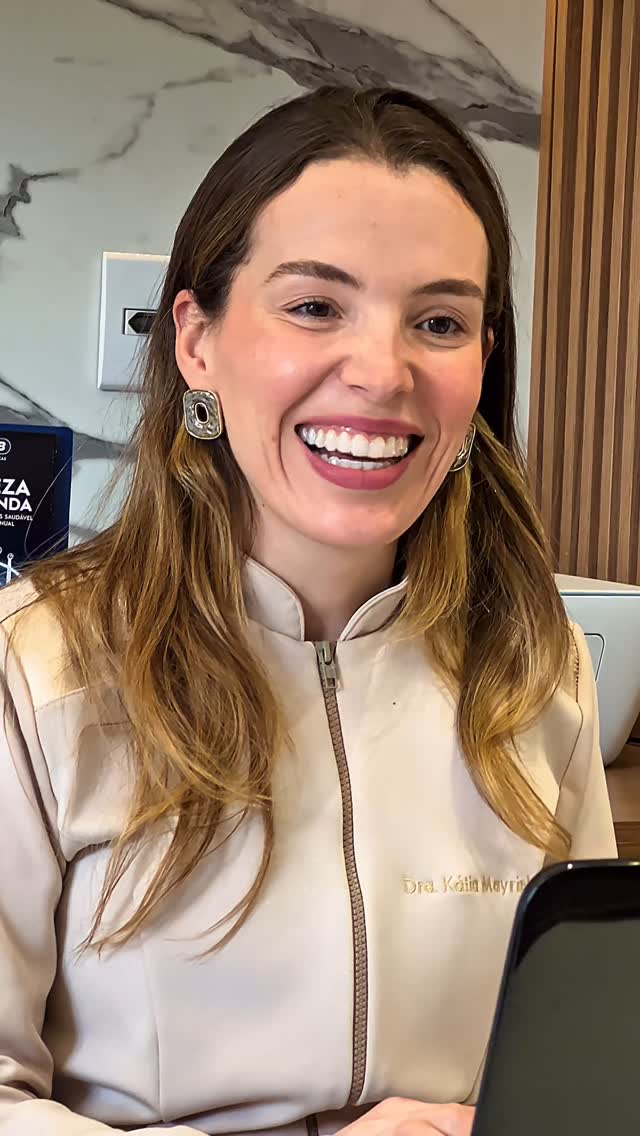 Retrato da Dra. Kátia Mayrink sorrindo